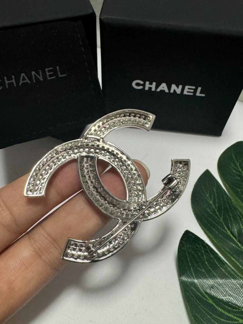CHANEL - Picture 4 of 5